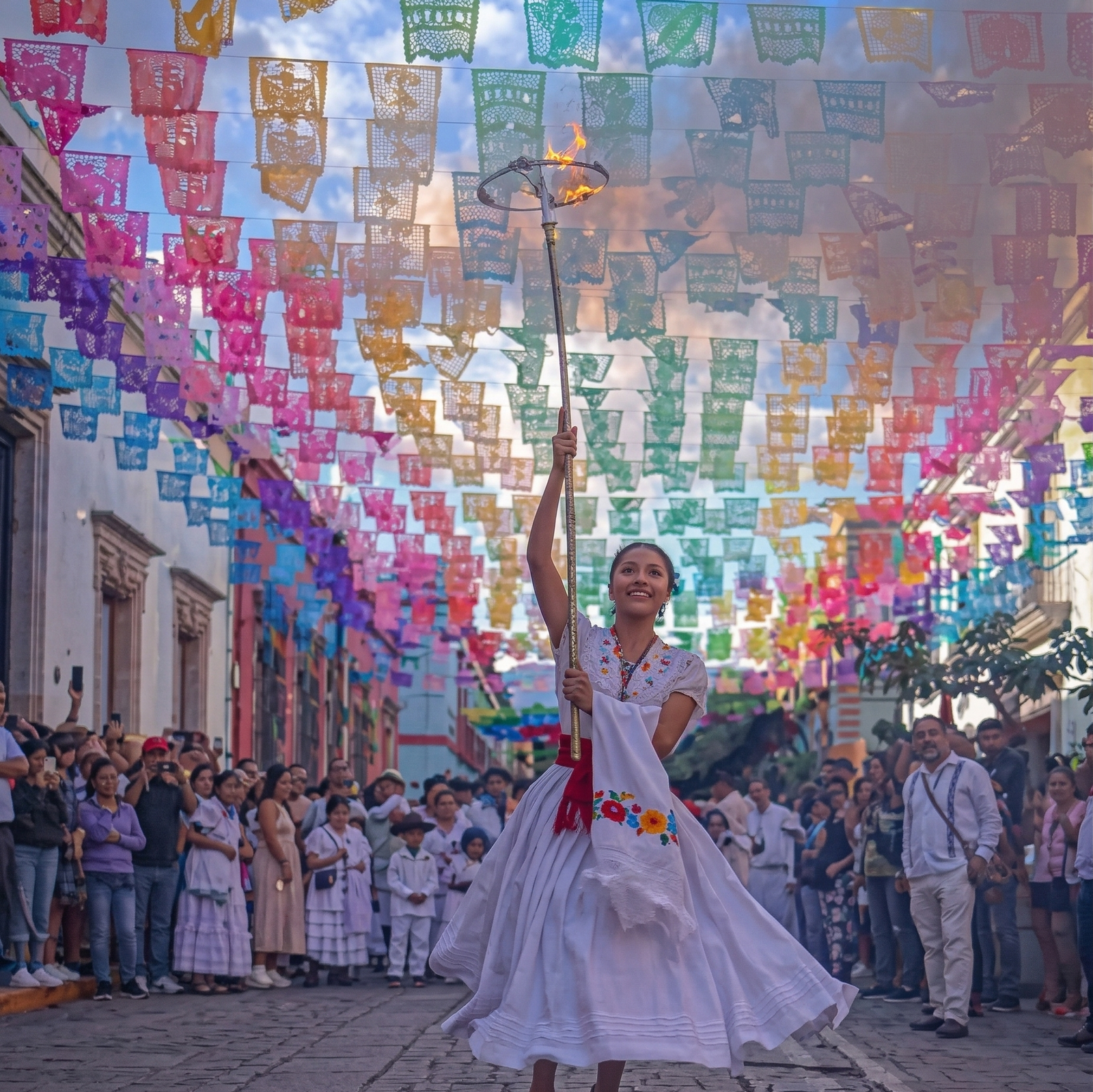 Calle de Oaxaca en fiestas patronales, un auténtico viaje a las raíces en México.