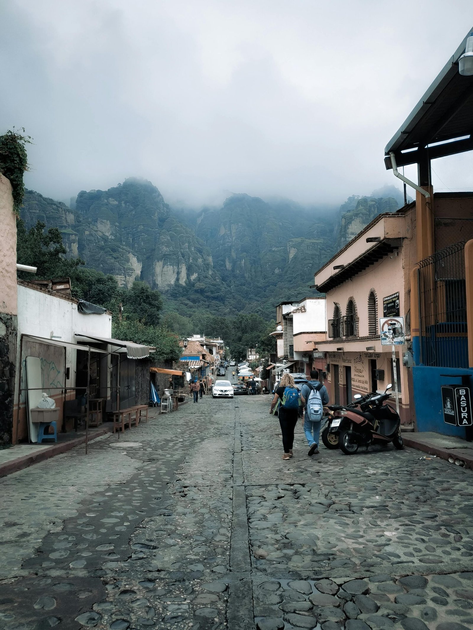 Vista mística de Tepoztlán, uno de los pueblos magicos más visitados de Morelos-México.