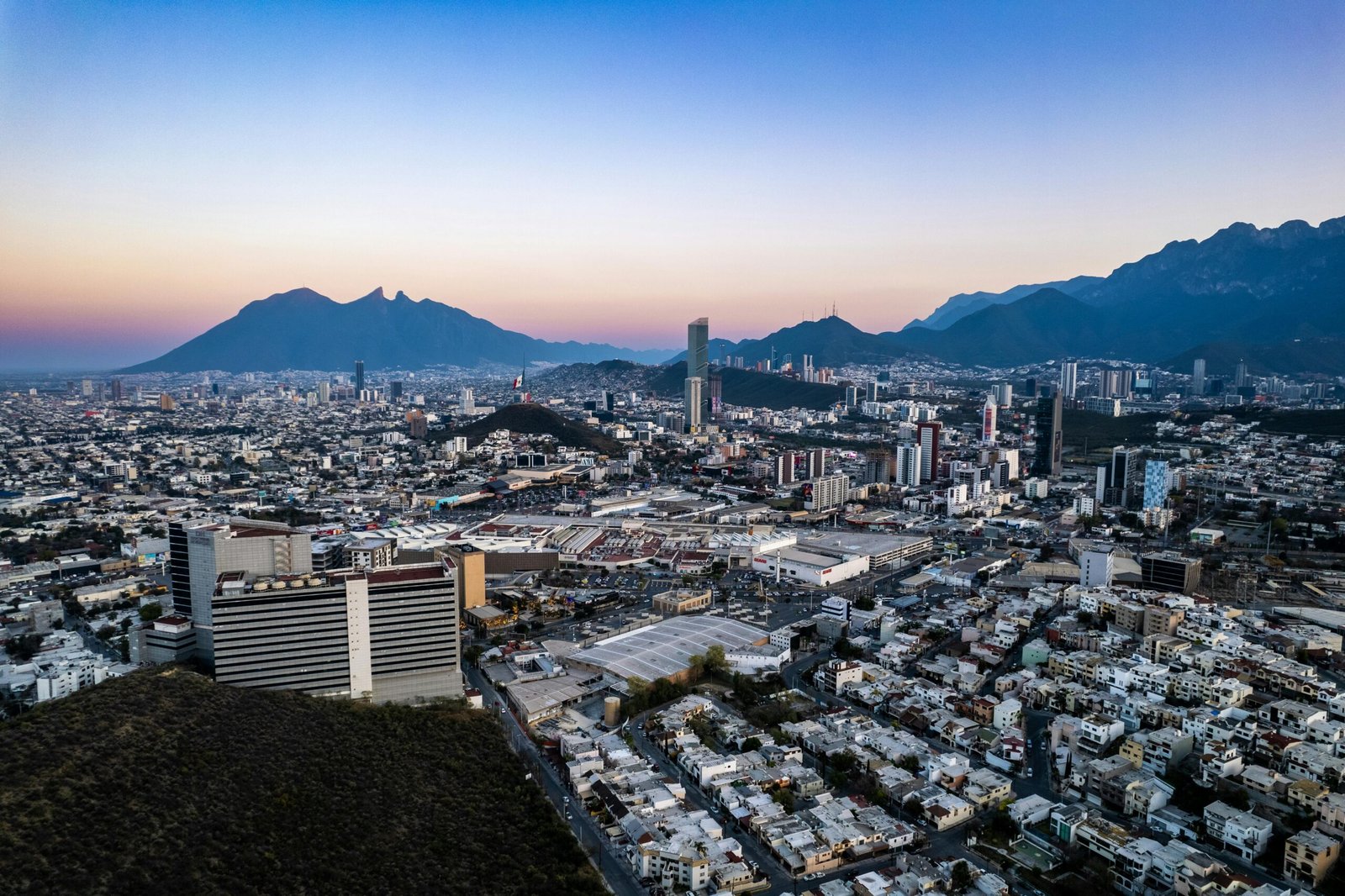 La Ciudad de Monterrey al atardecer.